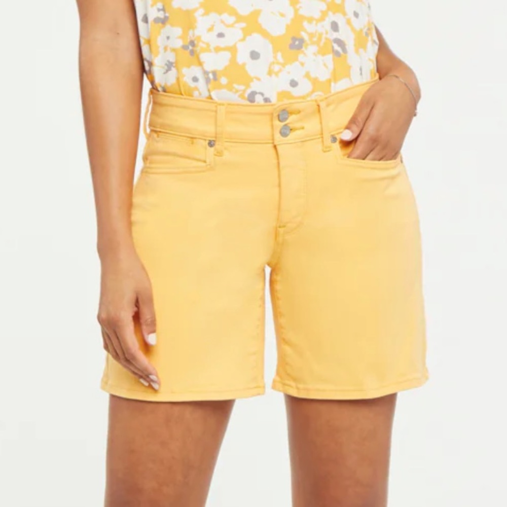NWT NYDJ Roxanne Shorts, Size 6